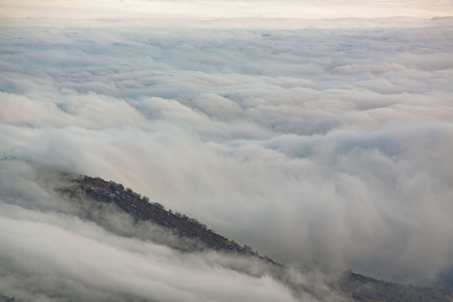 Raul Ortega - mar-de-nubes-desde-la-camorca.jpg